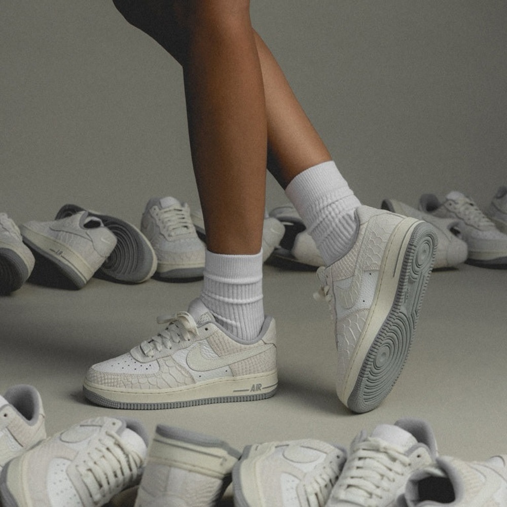 Wmns Nike Air Force 1 ‘07 size 6.5